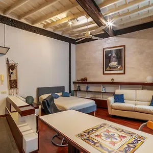  Apartment Piazza Navona Petite House