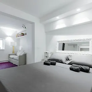  Apartment Pantheon Experience